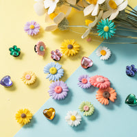 CY2SIDE 50PCS Daisy Shoe Charms for Kids, Cartoon Decoration Charm for Shoes, Daisy Shoe Charm for Kids, Daisy Birthday Party Gifts, Flower Clog Decor for Teen Girls, Treasure Toys for Daisy Party